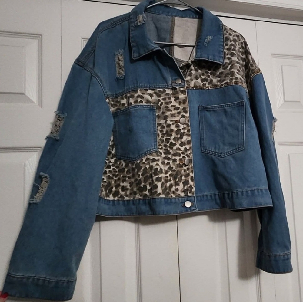 Leopard Print Denim Jacket with Distressed Details. New without tags. Size: 3XL
